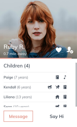 Quick-view social profile with basic information